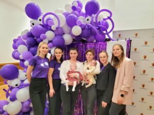 Wcześniaki CSK Iga i Marcin z mamą i babcią