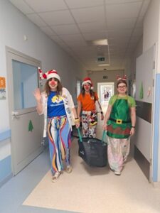 Rozdawanie prezentów Fundacja dr Clown