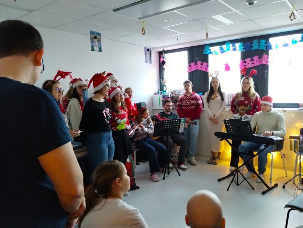 Kolędowanie - studenci V roku Kolegium Wojskowo-Lekarskiego