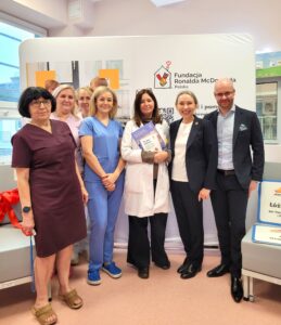 Przedstawiciele szpitala oraz Fundacji Rolanda Mcdonalda