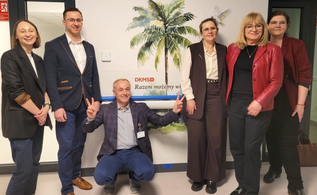 przedstawiciele Fundacji DKMS z Panią Prezes Ewą Magnucką-Bowkiewicz, prof. dr hab. n. med. Wojciech Młynarski Kierownik Kliniki Pediatrii, Onkologii i Hematologii Dziecięcej