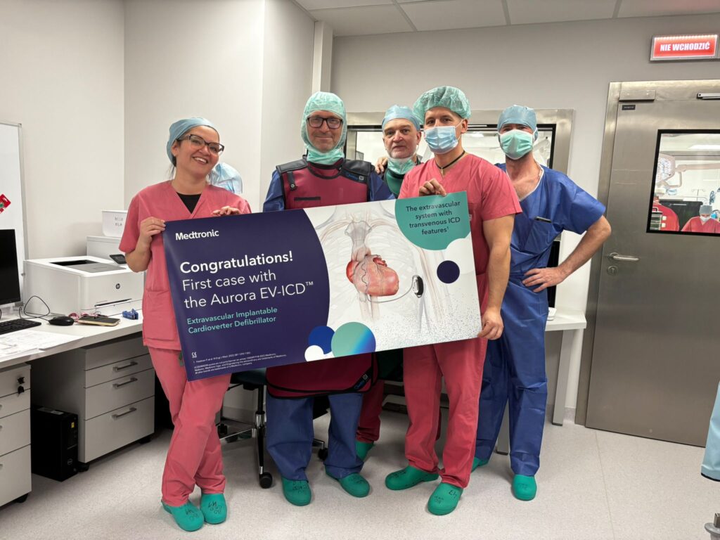 Zespół medyczny na czele z prof. Krzysztofem Kaczmarkiem oraz dr Aleksandrem Strzeleckim