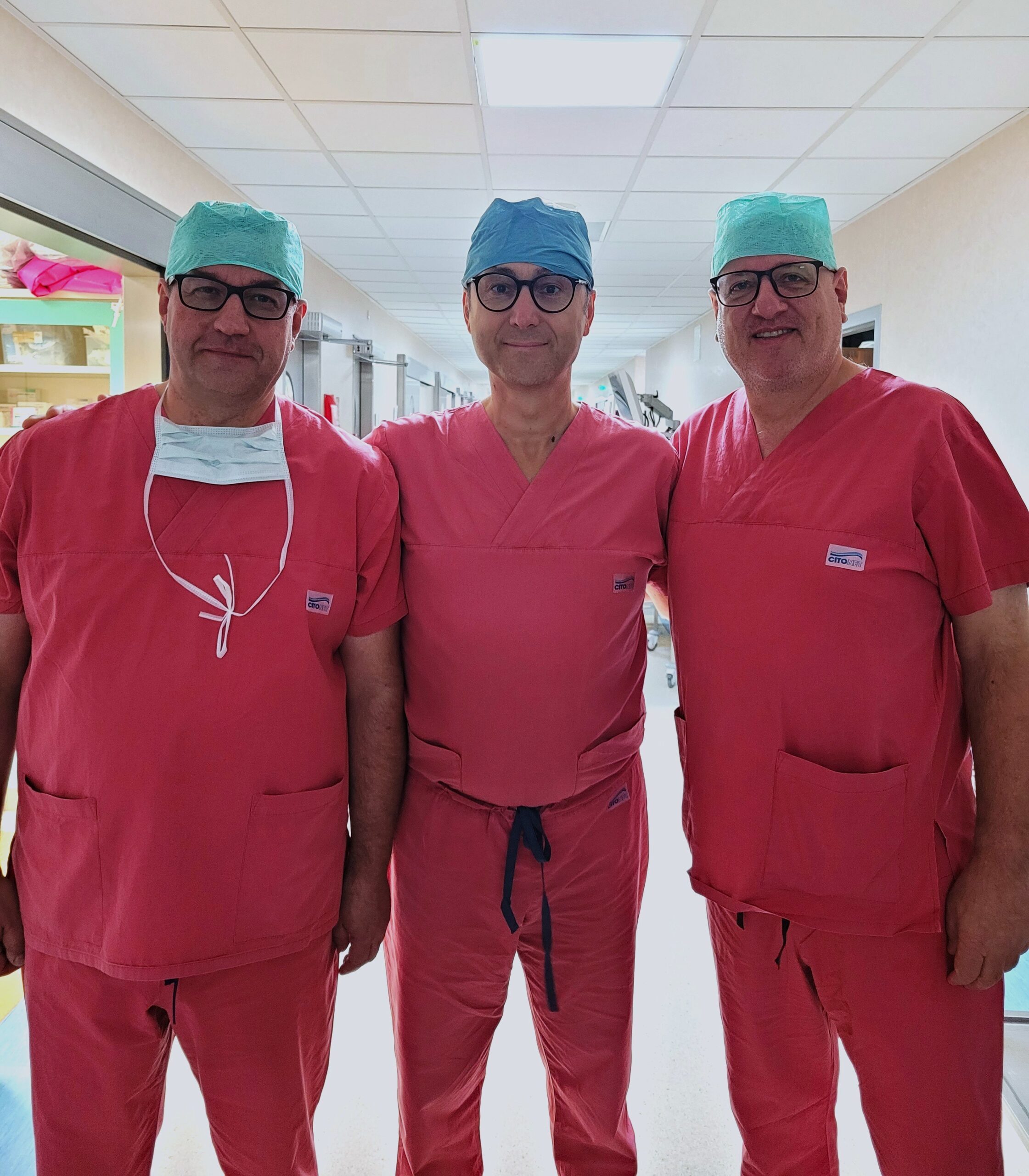dr n. med. Marek Drobniewski - Z-ca Kierownika Kliniki Ortopedii z Pododdziałem Ortopedii Dziecięcej, prof. dr hab. n. med. Andrzej Borowski Kierownik Kliniki Ortopedii z Pododdziałem Ortopedii Dziecięcej, dr Aviram Gold - Senior Deputy Director of the Orthopedic Department at the Tel Aviv - Ichilov Medical Center.